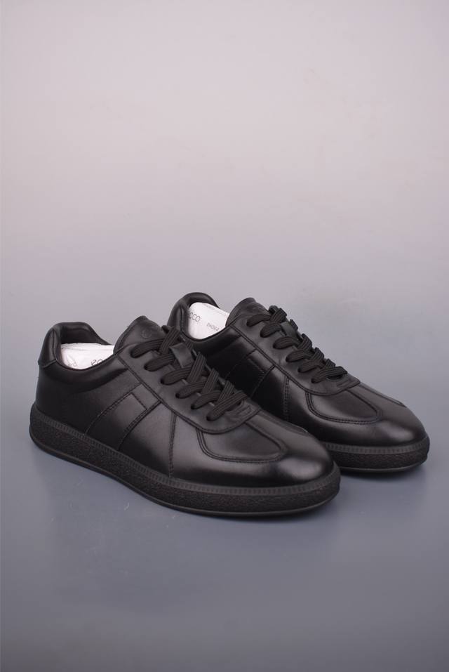 Ecco爱步男鞋德训鞋秋 经典时尚百搭舒适小白鞋男 柔酷零点系列 重塑德训经典轮廓 简约而不失格调 轻松切换不同生活场景的搭配需求 不易挤脚复古经典百搭 全皮革