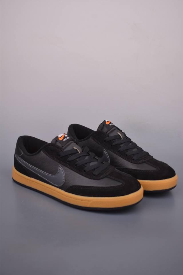 Nike Sb Fc Classic 防滑耐磨轻便 休闲板鞋 官方货号:9090961223 尺码:39 40 40.5 41 42 42.5 43 44 44