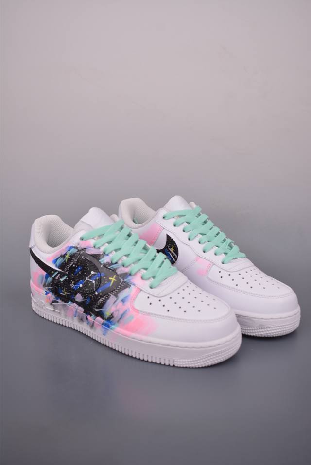 Nike Air Force 1 Low 个性涂鸦 原楦头原纸板 打造纯正空军版型 专注外贸渠道 全掌内置蜂窝气垫 原盒配件 原厂中底钢印、拉帮完美 官方货号: