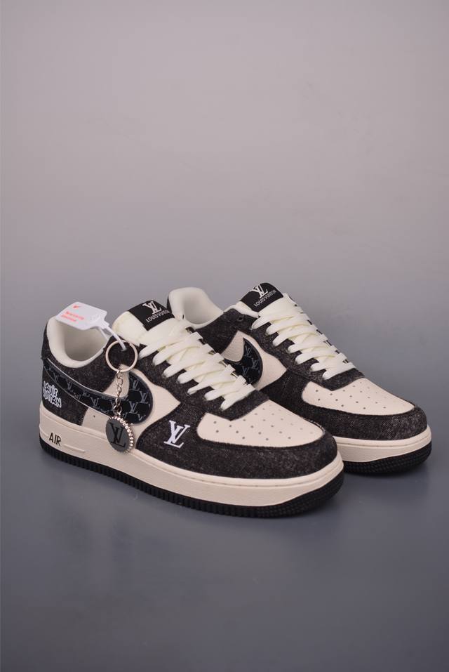Nike Air Force 1 Low Lv联名 原楦头原纸板 打造纯正空军版型 专注外贸渠道 全掌内置蜂窝气垫 原盒配件 原厂中底钢印、拉帮完美 官方货号: