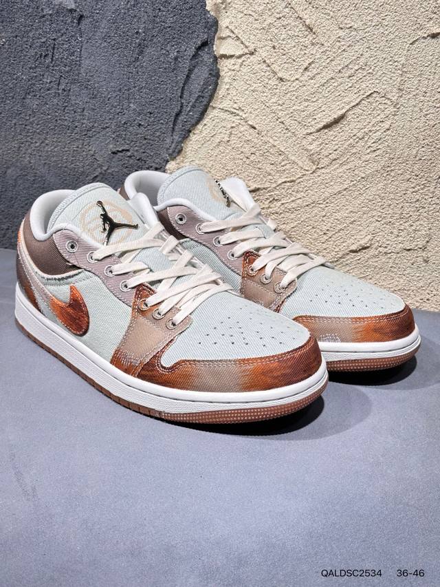 新品上市实拍 Air Jordan 1 Low 低帮 蓝柠檬 Aj1 乔丹1代 Aj1 乔1 低邦 蓝黄拼接 乔丹篮球鞋系列 鞋身采用蓝色皮革勾勒轮廓，明黄色注