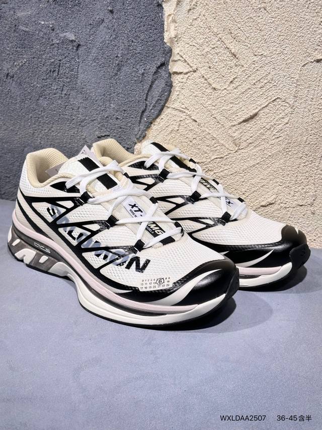 新品上市实拍 随着户外 Gorpcore 风潮持续发酵，法国户外运动品牌 Salomon 旗下的人气鞋型 Xt-6 持续火热，如今再度迎来一款 Gore-Tex