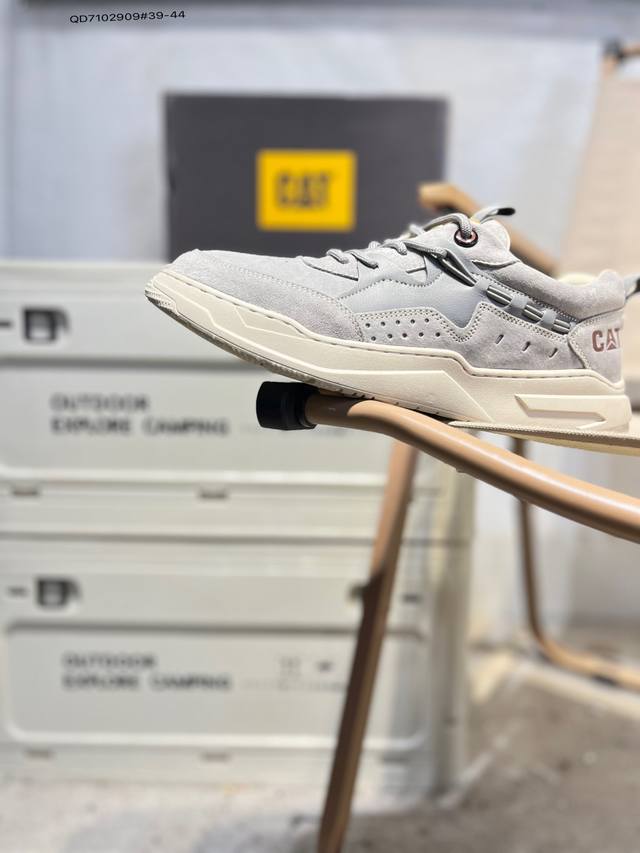 Cat 卡特 硬汉推土机品牌 系列工装休闲鞋 天猫同款 全新出炉 工艺品质 专为高端海淘代购客户准备 鞋面采用头层磨砂牛皮 此款每年销量爆炸P717558 Qd