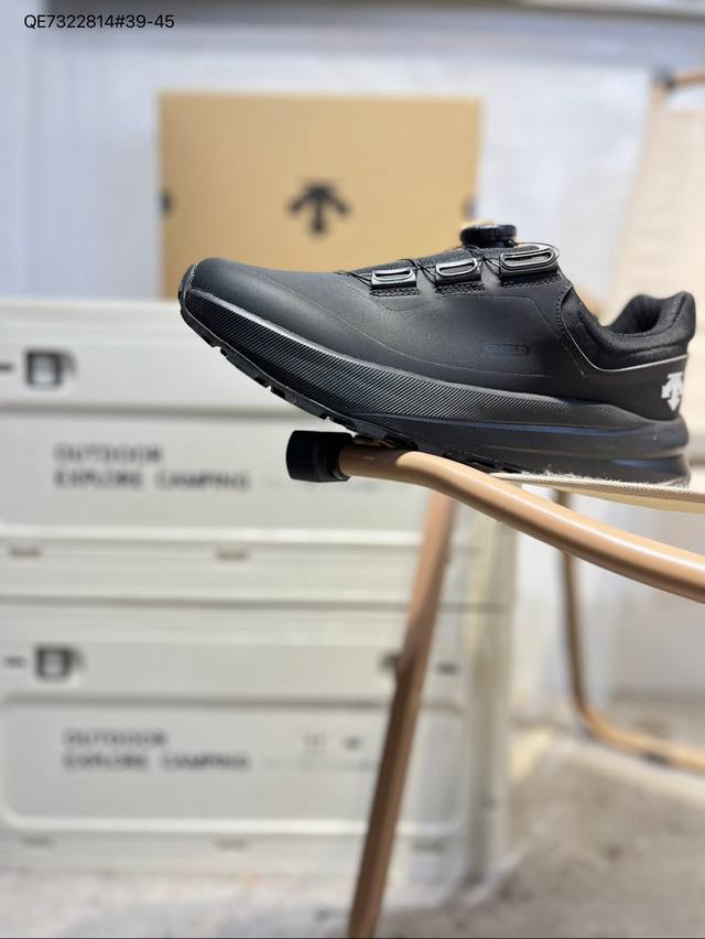 Descente迪桑特轻盈缓震透气鞋面时尚休闲运动覆盖防水男子越野跑鞋 官方同步上架适合技术路线单日徒步穿着 Aeriosflgtx鞋受到长途野外跑步鞋的启发