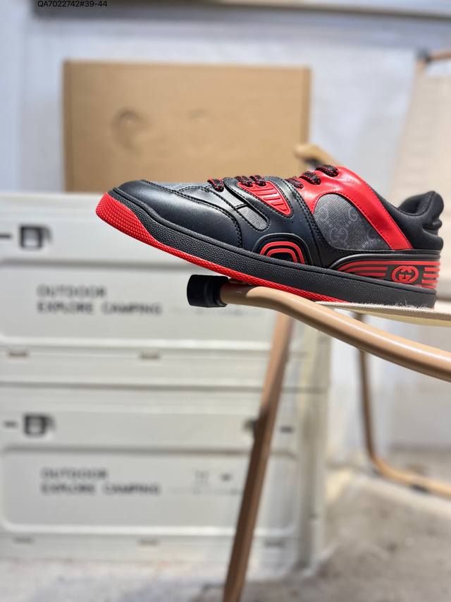 原 版本 双十一福利特价 广东原装高端 Gucci Basket 篮球鞋低帮 情侣款 Gucci Basket球鞋系列 灵感源自于90年代篮球鞋 整个款式非常重