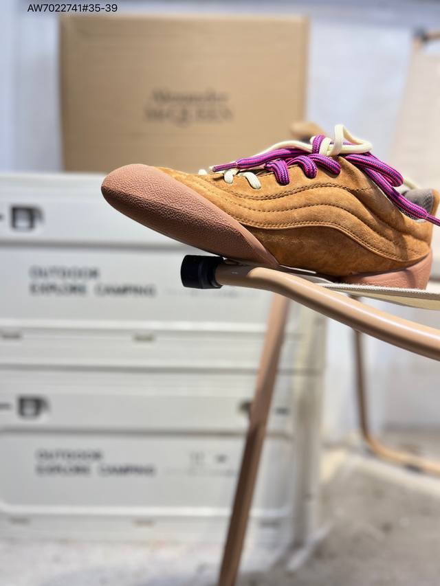 原 版本 双十一福利特价 Alexander Mcqueen 亚历山大-麦昆 S Flexion复古运动鞋 受到解剖学的启发 分体鞋底和肌腱状元素体现了品牌初期