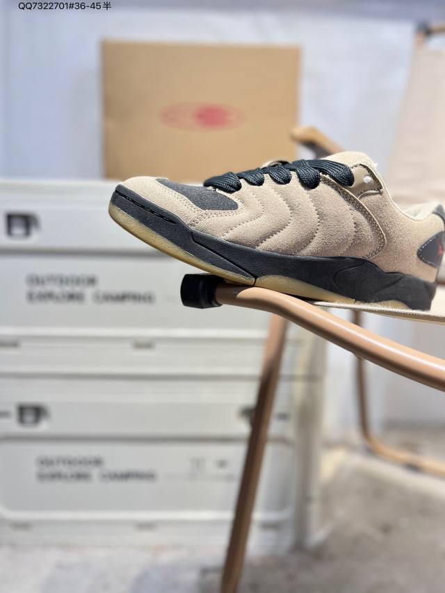 Nike Air Jordan Session 耐克 舒适百搭 防滑耐磨 低帮 板鞋 延续90年代滑板鞋的面包轮廓造型 采用全皮质鞋身内衬加厚设计 后跟点缀 整