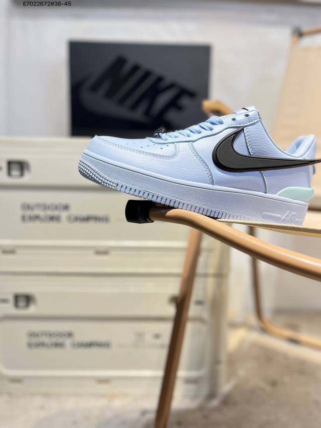 双十一福利特价Ambush X Nk Air Force 1'07 Low 联名款 空军大勾 低帮休闲板鞋 鞋面采用了优质原厂皮革，标志性的 Swoosh 延伸