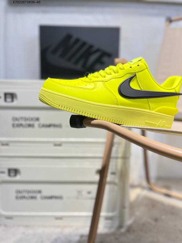双十一福利特价Ambush X Nk Air Force 1'07 Low 联名款 空军大勾 低帮休闲板鞋 鞋面采用了优质原厂皮革，标志性的 Swoosh 延伸