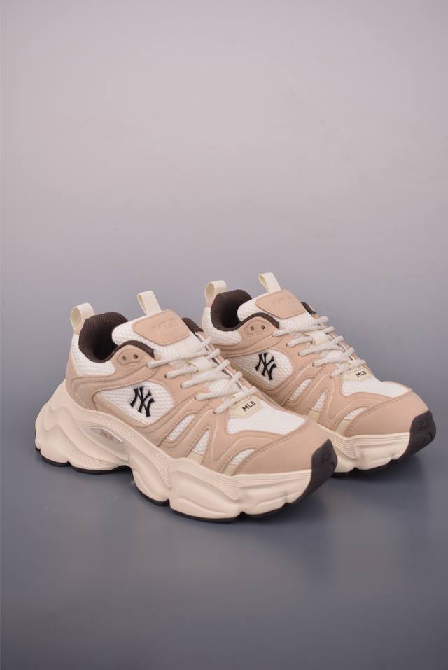 Mlb Trophy Runner S D纽约洋基队 潮流时尚厚底运动鞋 张凌赫同款 出游大胆穿 上镜C位密码 以复古基调书写千禧美学 融合现代机能元素风格重塑