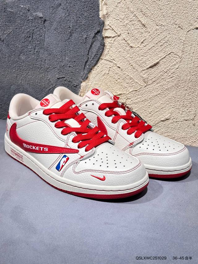 新品上市实拍 耐克Nike Dunk Low 板鞋 Sb系列经典百搭休闲运动板鞋加厚鞋舌的填充，使舒适性大大提升，同时也更方便穿脱中底部分则加入了脚感柔软舒适Z