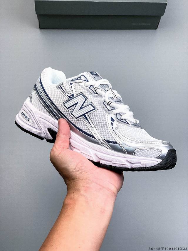 New Balance Nb740 英产 轻便复古休闲运动跑步鞋 全鞋身以网格布作为基地，在细节部分以皮革作为辅助添加，流线感很强。外形和New Balace