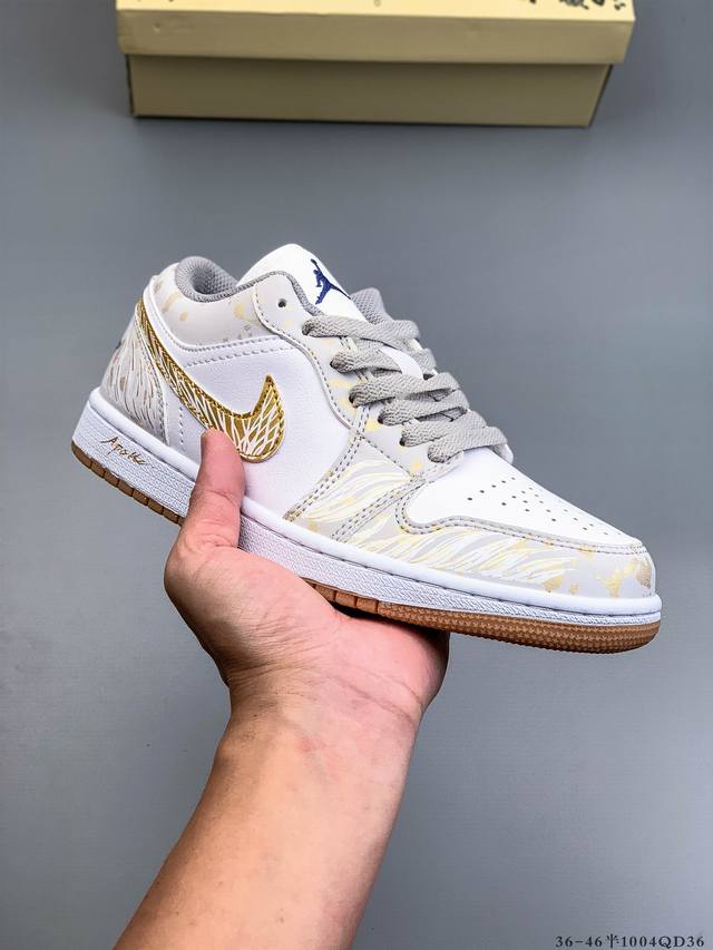 耐克Nike Air Jordan 1 Low Aj1乔1 低帮潮流缓运动休闲板鞋。Aj1 低帮拼接 完美版型真头层牛皮# 内置缓震气垫 原鞋开模 拒绝公底 购