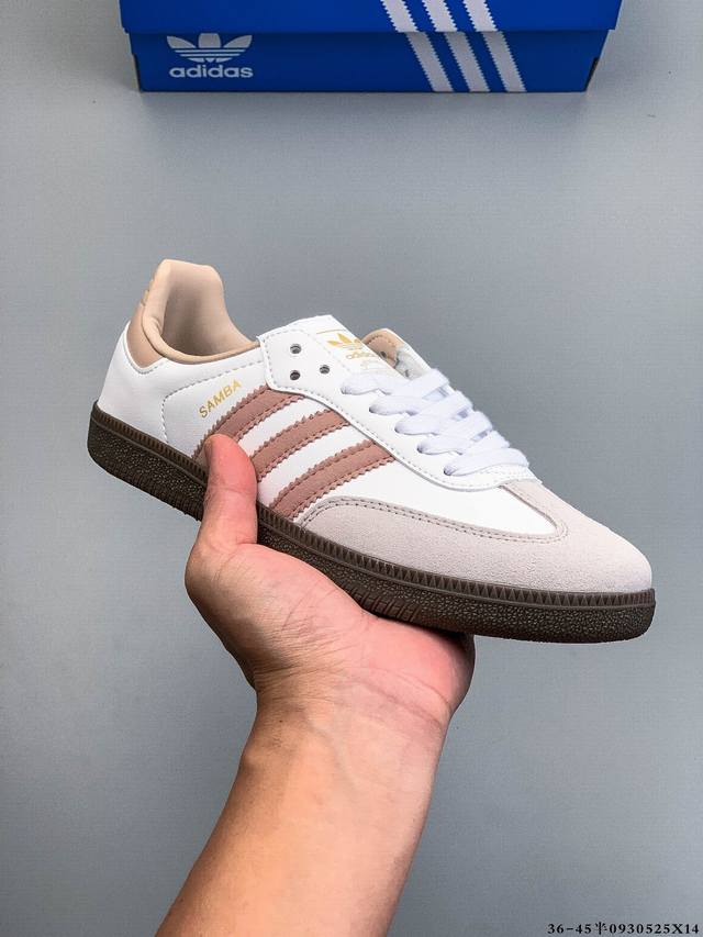 Adidas Samba Og 经典德训鞋休闲板鞋 Adidas 近70年的经典Samba Og 修长的鞋楦,略微尖尖的鞋头,翻毛皮的鞋头拼接,这些我们都看得到