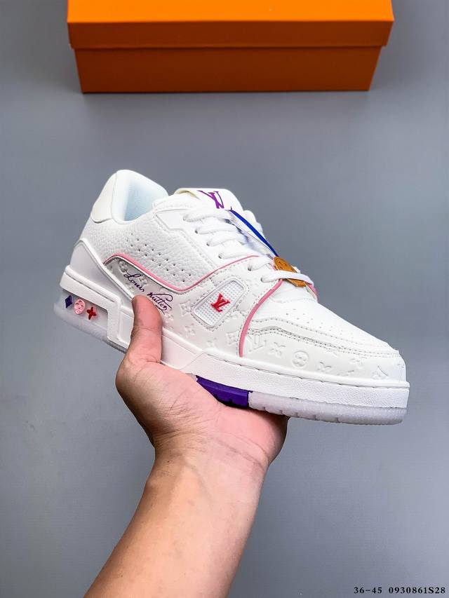 路易威登 Louis Vuitton Lv路易威登板鞋 乘风破浪的姐姐争先种草款,舒适透明底和百搭性霸屏整个时尚娱乐圈，正品1:1套楦复刻，细节调整完美主义！鞋