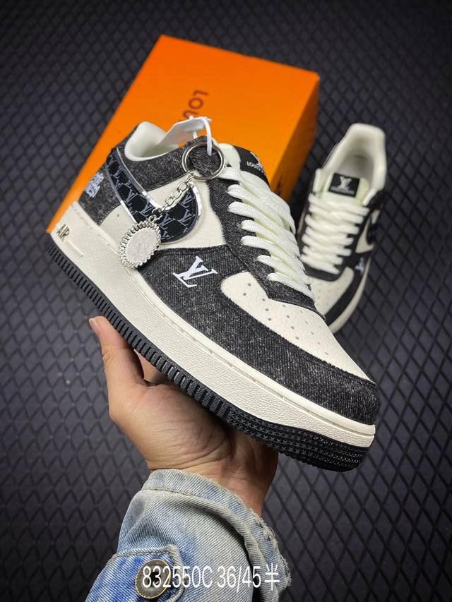 C 公司级Nike Air Force 1‘07 原楦头原纸板 打造纯正低帮空军版型 专注外贸渠道 全掌内置蜂窝气垫 原盒配件 原厂中底钢印、拉帮完美 货号:D