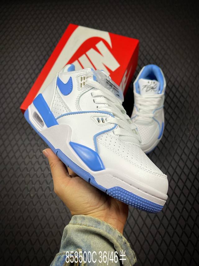 C Nike Air Flight 89 复古气息十足 经典鞋款 Nike Air Flight 89 将 Air Jordan 3 和 Air Jordan