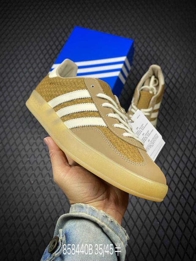 B Adidas Originals Gazelle Indoor 三叶草休闲防滑耐磨低帮板鞋 鞋头出色设计 塑就出众贴合感 稳固的后跟贴合足部曲线设计 软弹舒