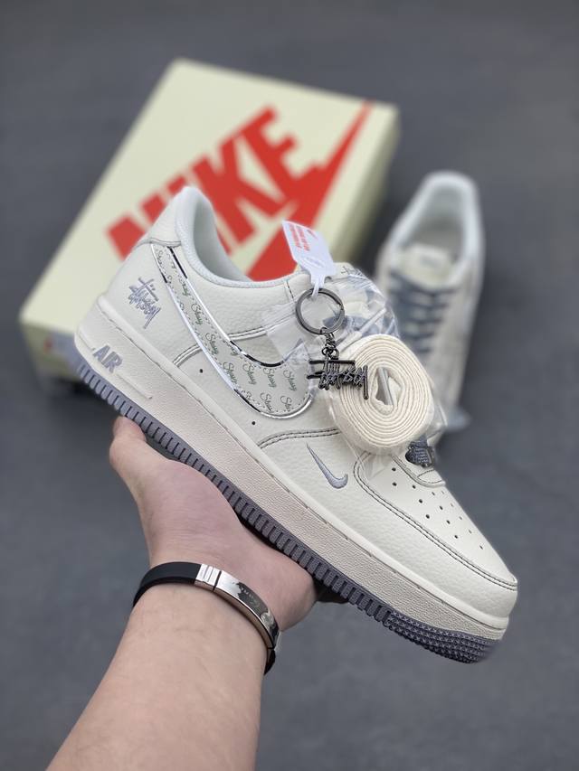 工厂P套现 福利特价 原本地260版本 海外限量发售！公司级Nike Air Force 1 '07 Low 空军一号 低帮 运动鞋 休闲鞋 折边针车 工艺难度