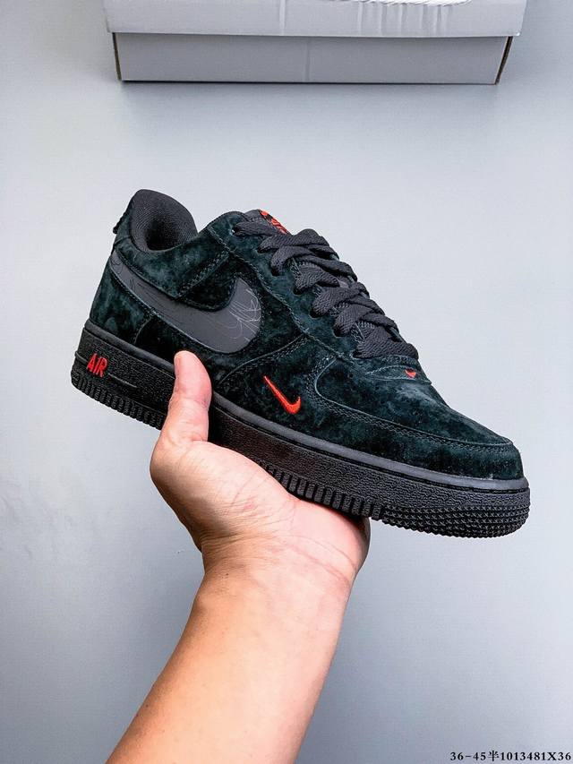 原楦数据纸版，采用硬质优质皮革鞋面材质，内置全掌Air Sole气垫。耐克 Nike Air Force 1 Low 空军一号低帮百搭休闲运动板鞋 101348
