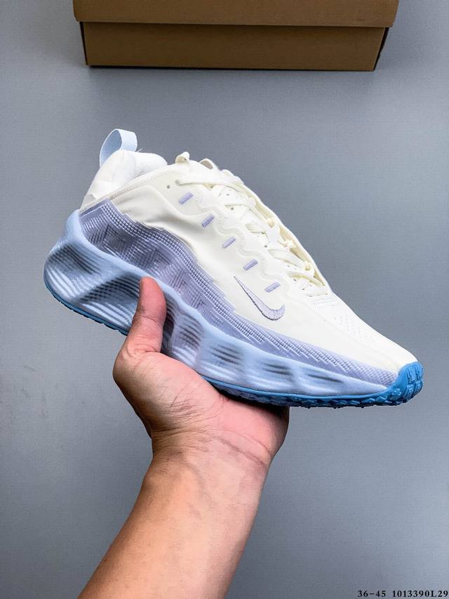 公司级！Hyein Seo X Nike Ava Rover Ava Rover 联名鞋 该鞋款采用流线型轮廓设计，鞋面结合 Tpu 网格支撑结构，中底搭载 R