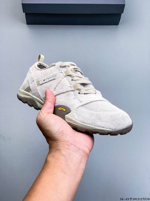 New Balance 发布新作 Mt10O，捕捉贴地回弹力，还原透气柔软感。 作为New Balance Minimus系列中的一员，Mt10O 源自 201