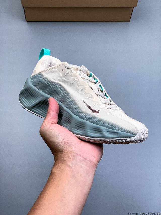 公司级！Hyein Seo X Nike Ava Rover Ava Rover 联名鞋 该鞋款采用流线型轮廓设计，鞋面结合 Tpu 网格支撑结构，中底搭载 R