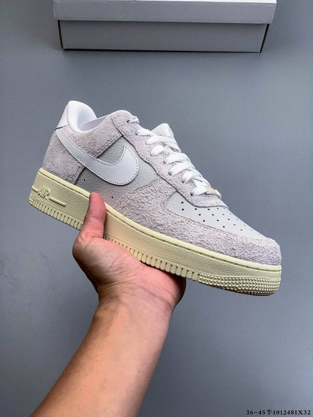 原楦数据纸版，采用硬质优质皮革鞋面材质，内置全掌Air Sole气垫。耐克 Nike Air Force 1 Low 空军一号低帮百搭休闲运动板鞋 101248
