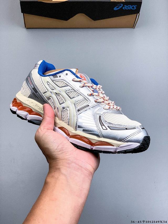 亚瑟士Kith X Asics Gel-Kayano 12.1低帮休闲跑步鞋，鞋款以K12作为基底，采用了Nimbus 17的鞋底单元，将缓震和稳定集合在一起，