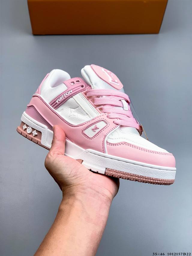 路易威登 Louis Vuitton Lv路易威登板鞋 乘风破浪的姐姐争先种草款,舒适透明底和百搭性霸屏整个时尚娱乐圈，正品1:1套楦复刻，细节调整完美主义！鞋