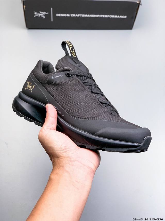 公司级！Arcteryx始祖鸟 Aerios Fl Gtx 覆盖防水 低帮户外登山徒步鞋 特有的独立衬垫 穿着更合脚 带有Gore-Tex防水内衬 提供透气性和