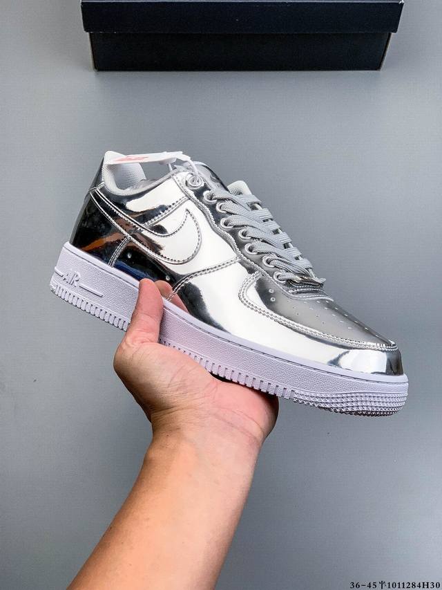 原楦数据纸版，采用硬质优质皮革鞋面材质，内置全掌Air Sole气垫。耐克 Nike Air Force 1 Low 空军一号低帮百搭休闲运动板鞋 101128