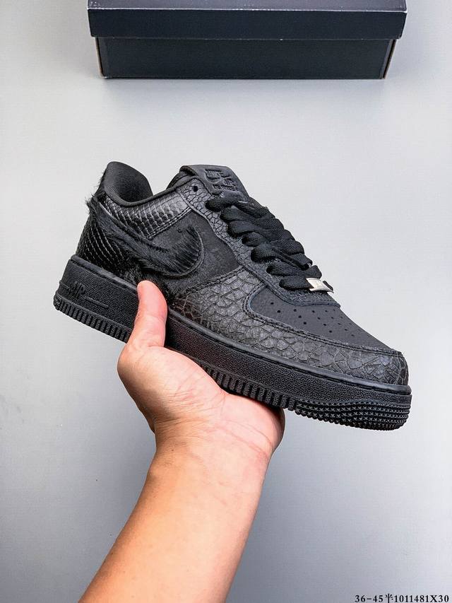 原楦数据纸版，采用硬质优质皮革鞋面材质，内置全掌Air Sole气垫。耐克 Nike Air Force 1 Low 空军一号低帮百搭休闲运动板鞋 101148