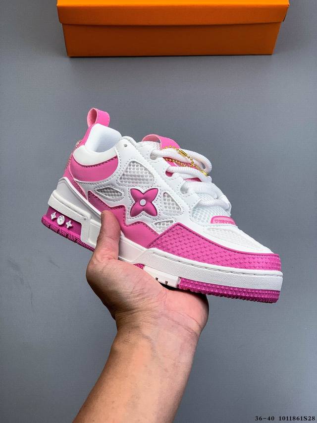 路易威登 Louis Vuitton Lv路易威登板鞋 乘风破浪的姐姐争先种草款,舒适透明底和百搭性霸屏整个时尚娱乐圈，正品1:1套楦复刻，细节调整完美主义！鞋