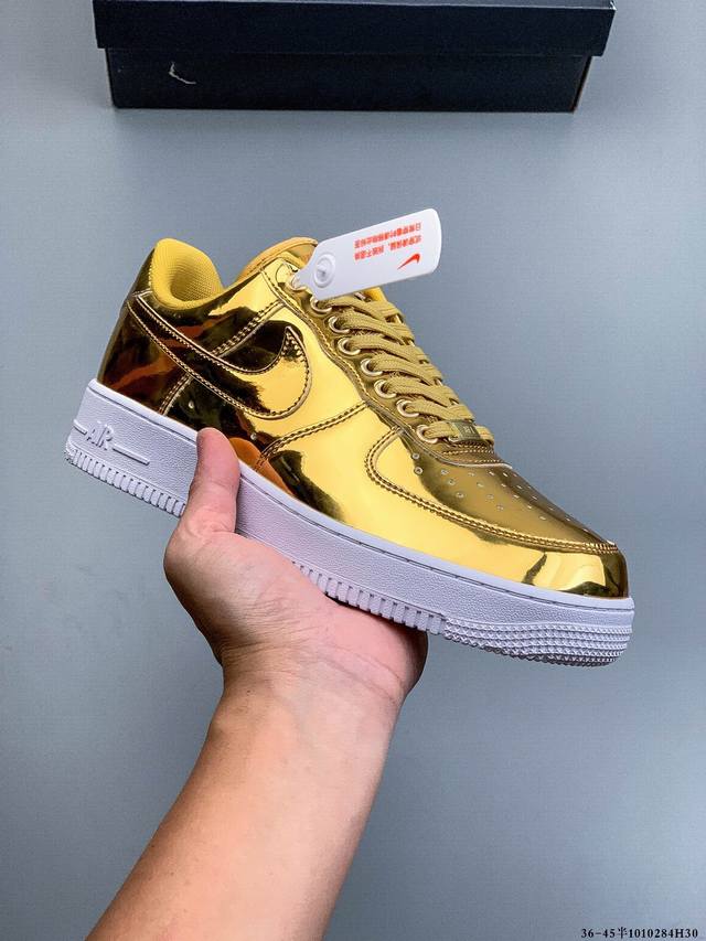 原楦数据纸版，采用硬质优质皮革鞋面材质，内置全掌Air Sole气垫。耐克 Nike Air Force 1 Low 空军一号低帮百搭休闲运动板鞋 101028