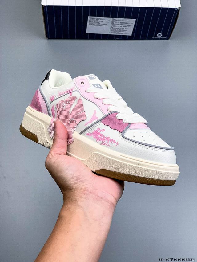 公司级[定制球鞋] Mlb纽约洋基队 潮流密码街头涂鸦喷绘手绘学院耐磨增高风低邦板鞋男女同款 该定制鞋选用原鞋为Mlb纽约洋基队厚底耐磨增高低帮板鞋，以涂鸦为灵