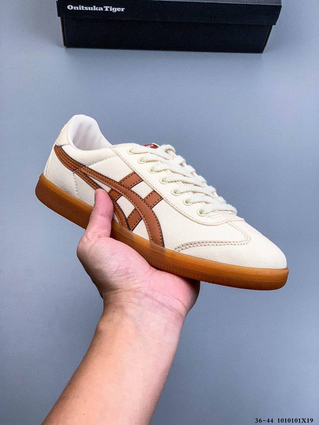 Asics 亚瑟士 Tokuten低帮橡胶鞋底休闲板鞋 1010101X19