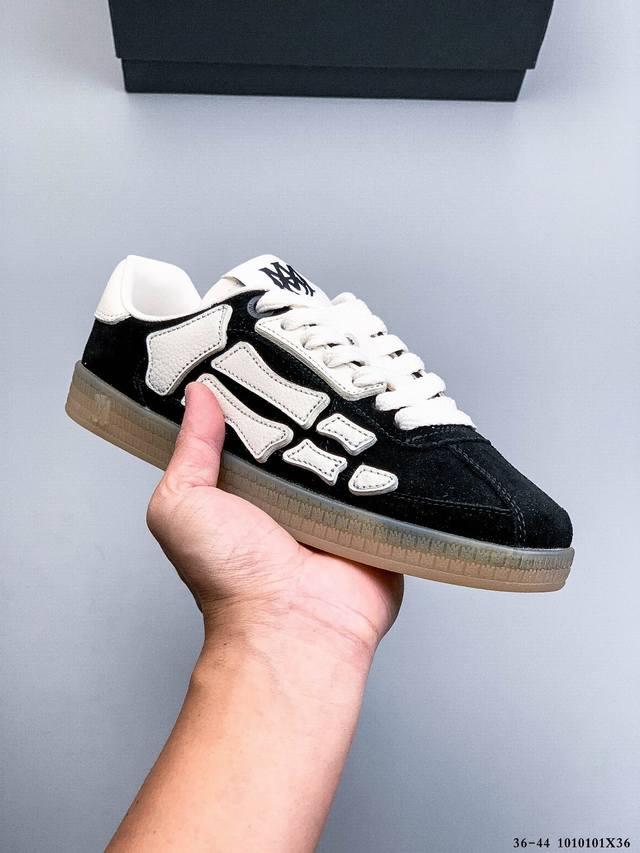 公司级！Amiri埃米尔 Pacifc Bones 绒面革 圆头系带 低帮 板鞋 原版开发 包装同步专柜 此款拥有舒适的鞋面 具有很好的延展性 后跟采用柔软材质