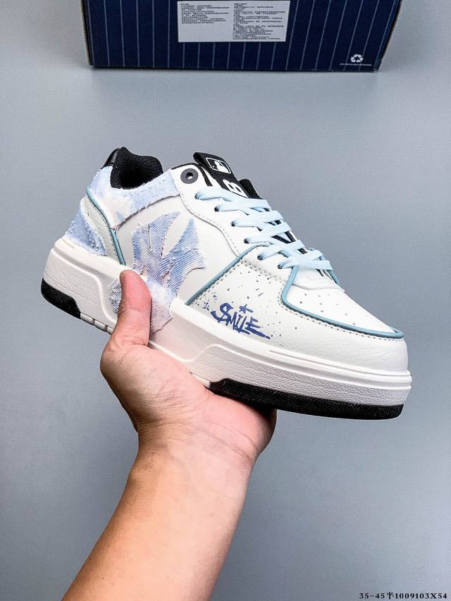 公司级[定制球鞋] Mlb纽约洋基队 潮流密码街头涂鸦喷绘手绘学院耐磨增高风低邦板鞋男女同款 该定制鞋选用原鞋为Mlb纽约洋基队厚底耐磨增高低帮板鞋，以涂鸦为灵