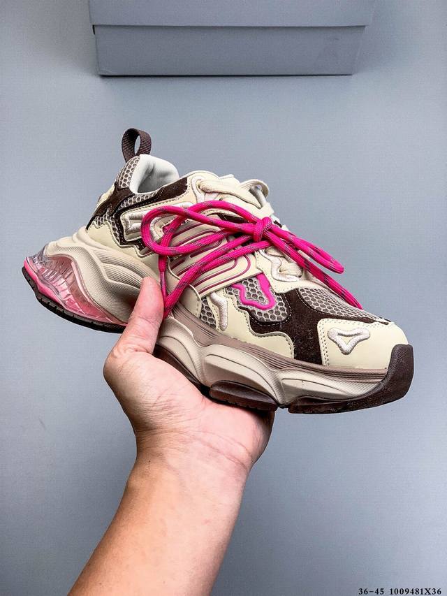 公司级！ 张艺凡同款Ggcc反叛星球2025秋季新款做旧老爹鞋女厚底休闲鞋 张艺凡同款 Ggcc 反叛星球 2025 秋季新款老爹鞋来袭！ 复古做旧鞋面，搭配多