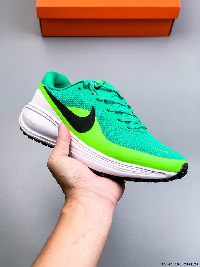 Nike Revolution 8 新款透气轻便缓震跑步鞋 兼顾迅疾外观和稳固脚感，后跟覆面和中足动态支撑巧妙融合，缔造稳定顺畅的迈步体验 9284H24