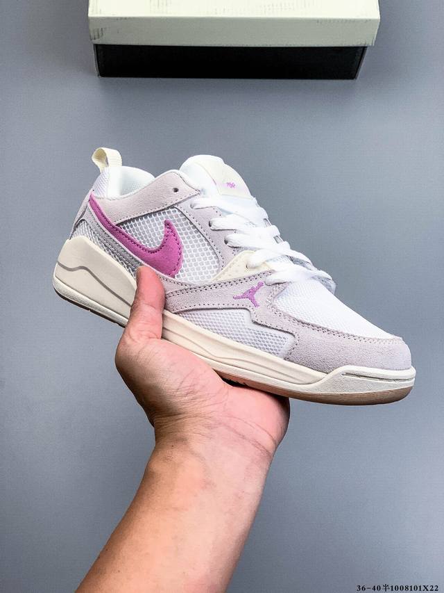 Nike Air Jordan Cmft Era 新款透气百搭休闲鞋 Jordan Cmft Era 聚焦于日常舒适体验，采用低帮轮廓，搭配网眼与麂皮材质鞋面，