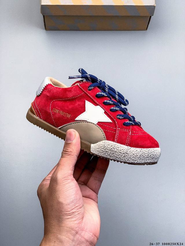 Ggdb Golden Goose Super Star系列小脏运动鞋 火爆全网各路明星纷纷上脚，头层公司级小脏鞋，完美精细做工，全手工打磨做旧，自带3厘米内增