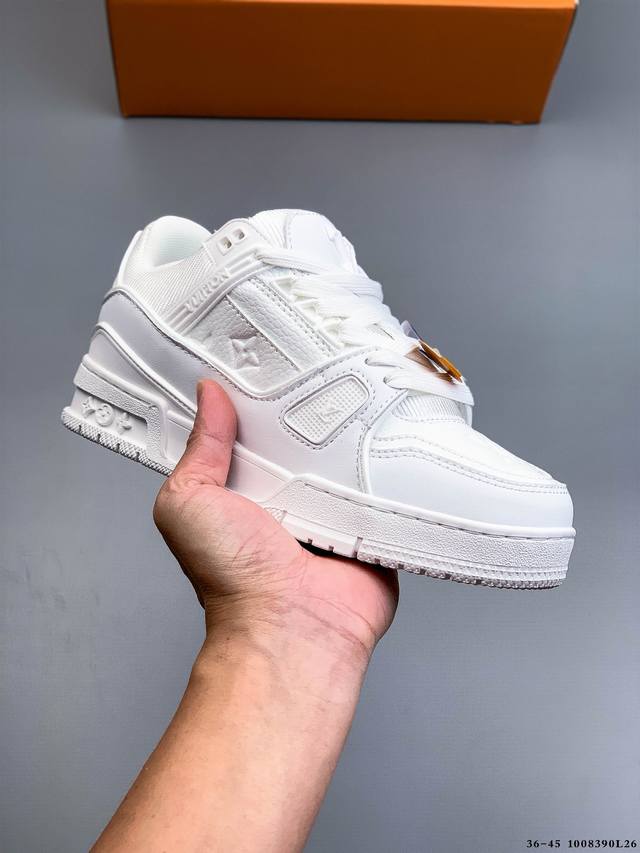 路易威登 Louis Vuitton Lv路易威登板鞋 乘风破浪的姐姐争先种草款,舒适透明底和百搭性霸屏整个时尚娱乐圈，正品1:1套楦复刻，细节调整完美主义！鞋