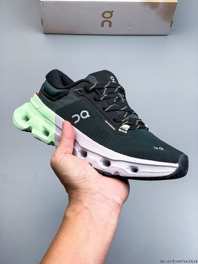 公司级！On 昂跑 Cloudflyer 5 舒适 轻便 减震耐磨跑步鞋 采用了先进的缓震技术 能够有效减少跑步时对关节的冲击 保护运动者的健康 其独特的缓震系