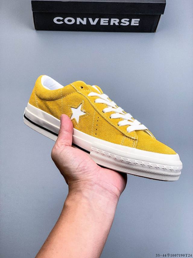 匡威 Converse One Star 1970S 杰克一星低帮 经典 One Star 款式 自然优雅搭配标志性的One Star Logo，凸显充满现代感