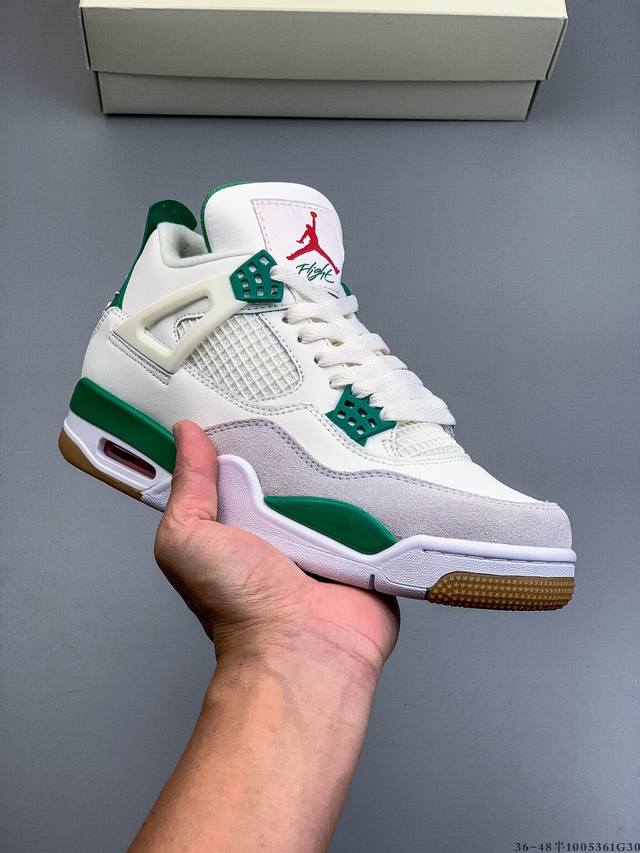 公司级头层！Air Jordan 4 Aj4代中帮复古休闲运动文化篮球鞋。秉承轻量化的速度型篮球鞋设计思想完成设计，降低重量的同时提升舒适度，中底延续前作使用了