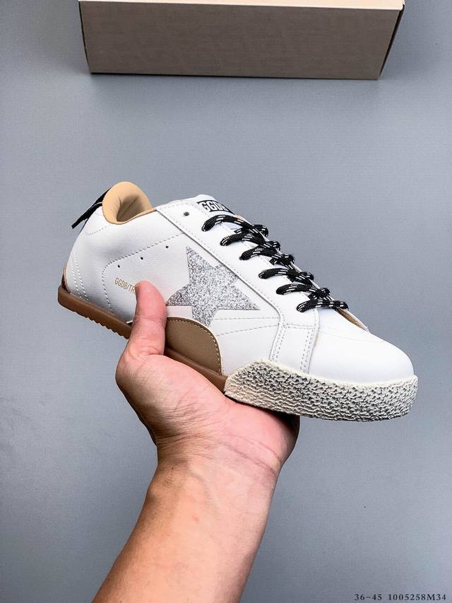 Ggdb Golden Goose Super Star系列小脏运动鞋 火爆全网各路明星纷纷上脚，头层公司级小脏鞋，完美精细做工，全手工打磨做旧，自带3厘米内增