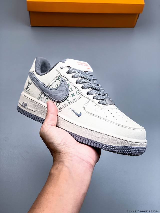 纯原版本 原楦数据纸版，采用硬质优质皮革鞋面材质，内置全掌Air Sole气垫。耐克 Nike Air Force 1 Low 空军一号低帮经典百搭休闲运动板鞋