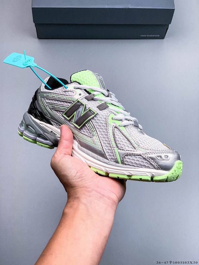 New Balance M1906Ri Nb宝藏老爹鞋款，复古元素叠加，质感超级棒，楦版型材料细节做工精细，货如实拍图 作为Nb最经典的档案鞋型之一，与 2一样